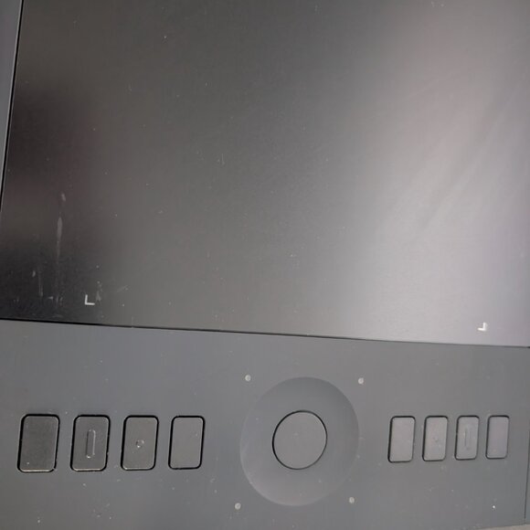 Wacom Intuos Pro Pen and Touch Tablet, Medium (PTH651) with 2 Pens, extra nips - Picture 6 of 7